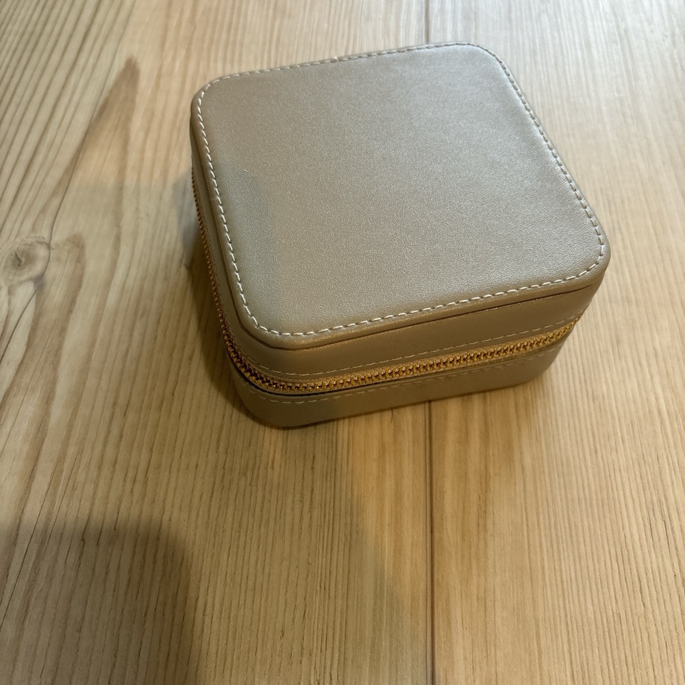 Never used jewelry organizer